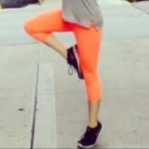 Lululemon Orange Cropped Leggings Size 8
